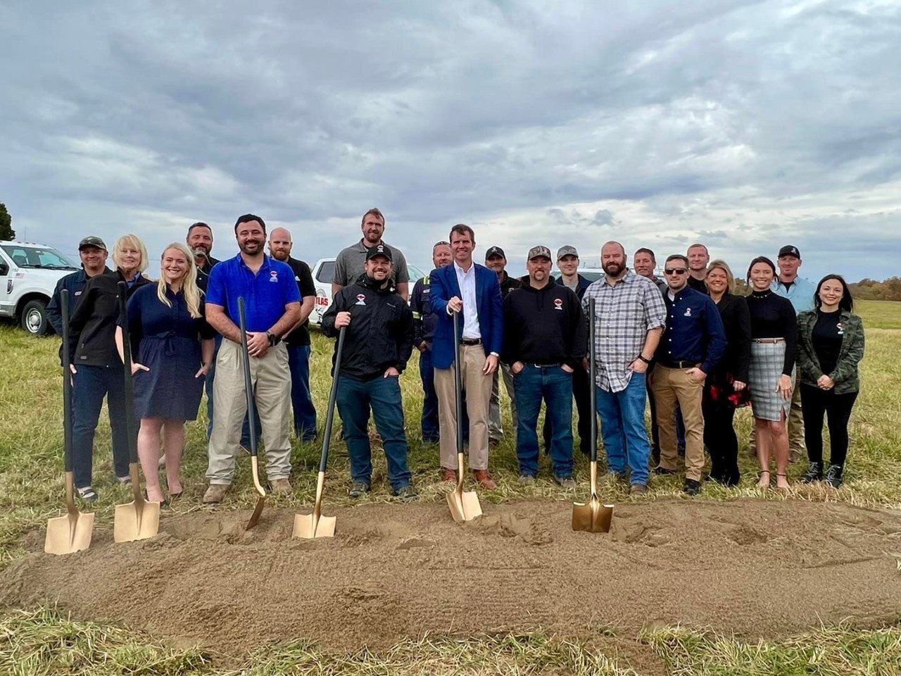 Governor Beshear, the Field Machining team and other Atlas employees 'break ground' for new facility.