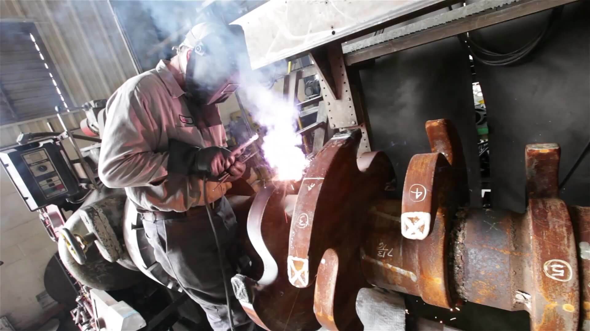 Shredder shaft welding_Tom Dyer