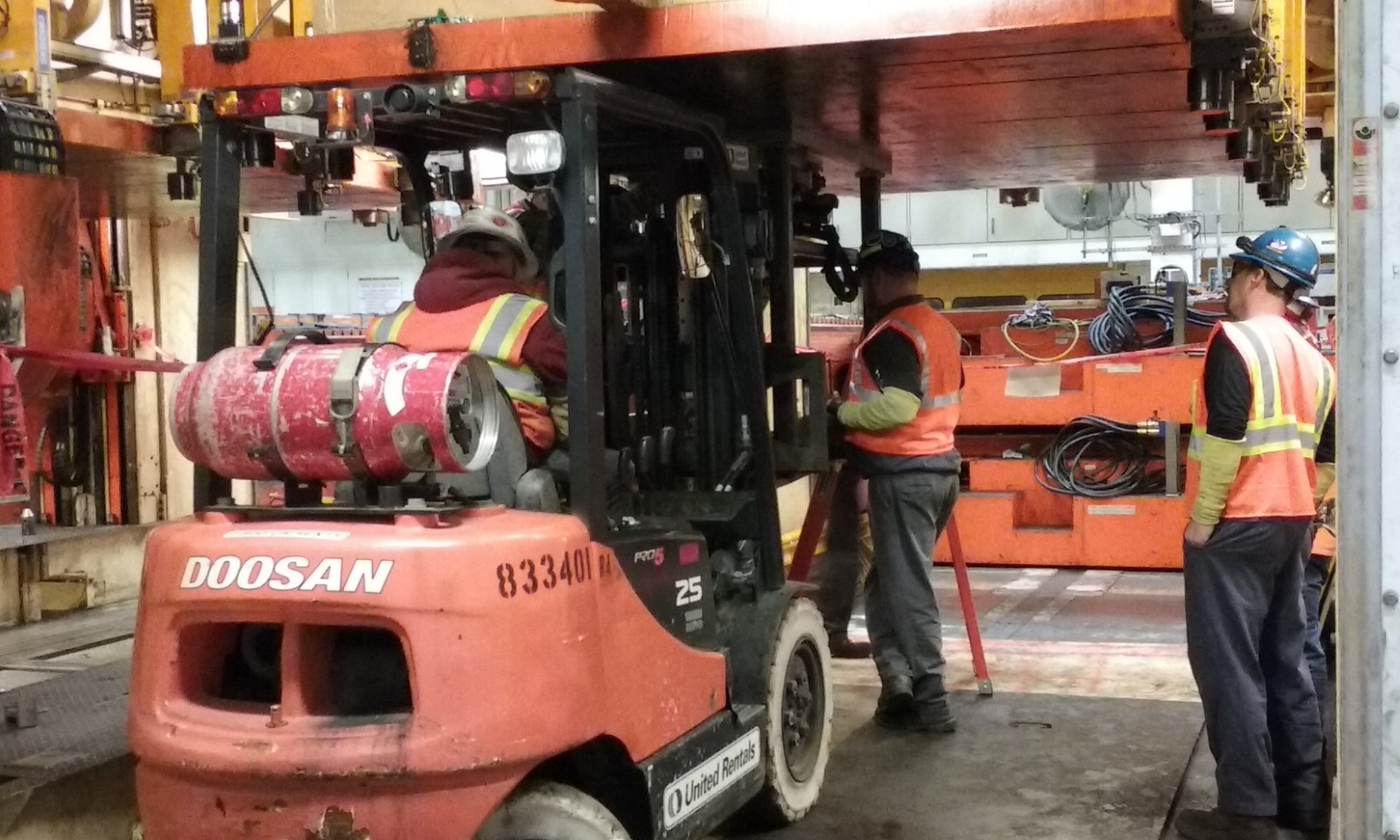 Atlas Machine & Supply Crew Installing a Portable CNC Mill